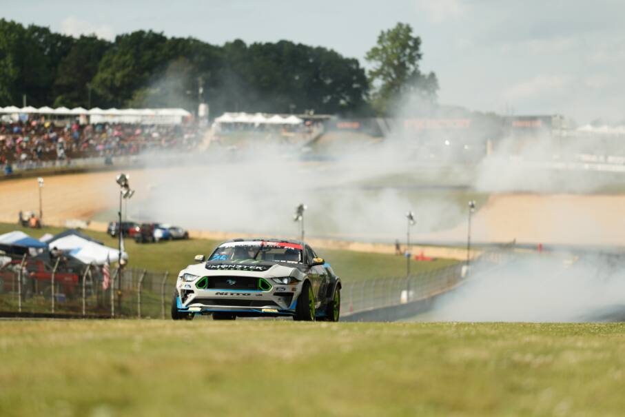 DeNofa and teammate Vaughn Gittin Jr. both won their first round matches before being eliminated. DeNofa and teammate Vaughn Gittin Jr. both won their first round matches before being eliminated.